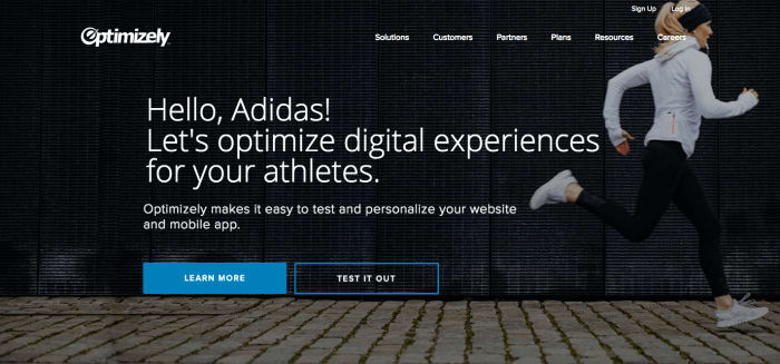 Eine personalisierte Webseite vom Optimizely zeigt, wie eine individuelle Website (z.B. für Adidas) aussehen kann im Account Based Marketing.