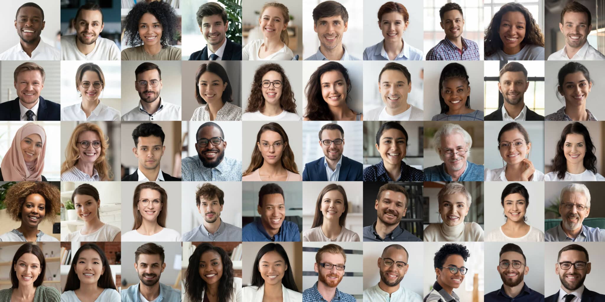 Diverse Arbeitnehmer aus allen Generationen, die eine mehrgenerationen Workforce im Employer Branding 2021 darstellen.