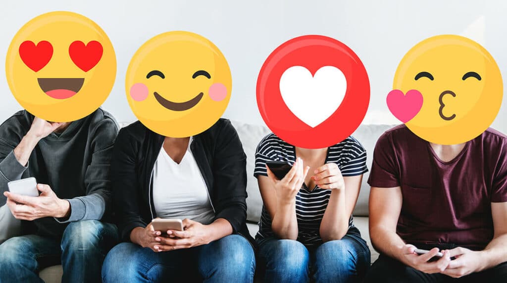 Bild von Personen mit Emoji Köpfen zeigt die bessere Öffnungsrate