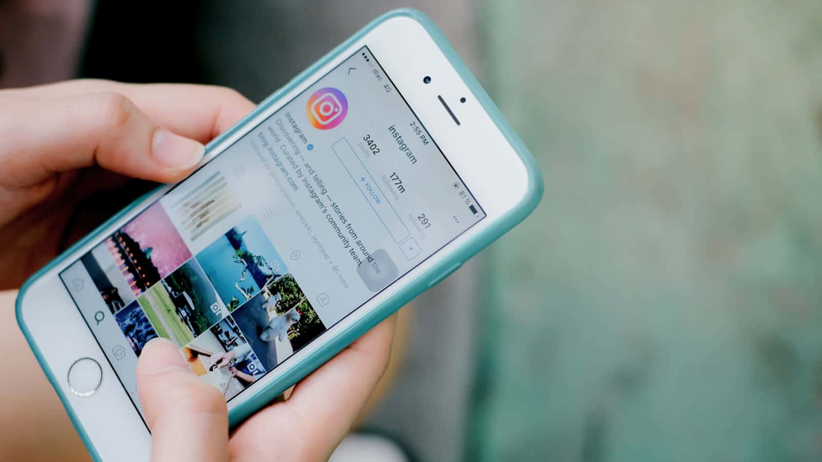 Instagram auf Smartphone mit der neuen Funktion Guides
